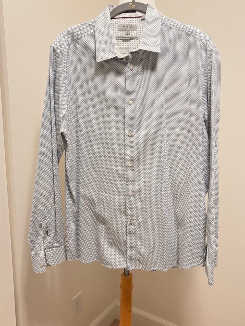 Ted Baker London Gray Button Down Collared Dress Shirt – Men’s Size 5 (US XL)